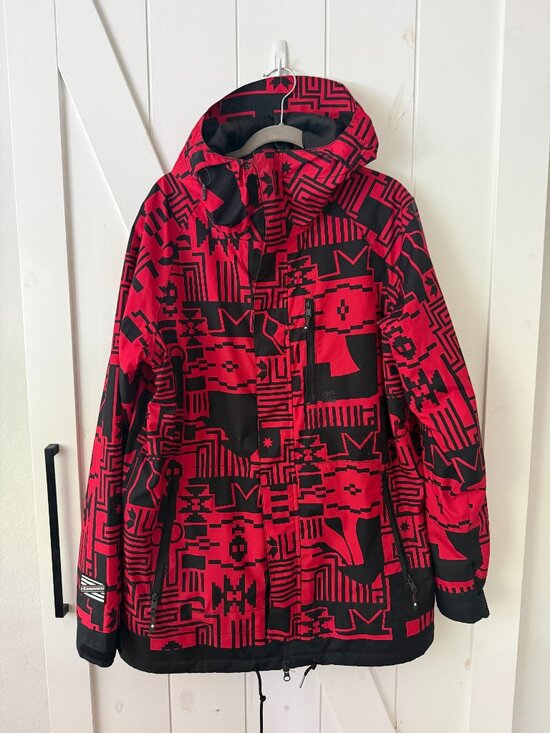 DC Other - Men's Medium DC Red and Black Graphic Snowboard Jacket
